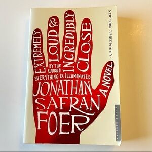 𝅺EXTREMELY Loud and Incredibly Close book 2005​​​​